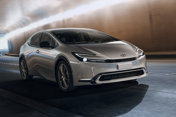 油電車還有戲唱?Toyota Prius 在美銷量暴增 2 倍 油電車還有戲唱?Toyota Prius 在美銷量暴增 2 倍