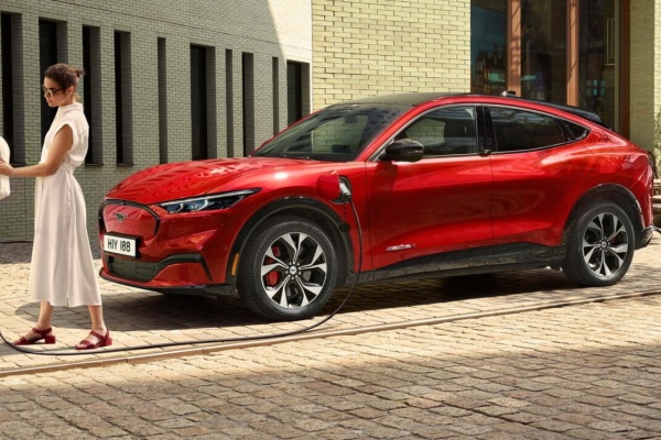 Ford 明目張膽針對 Tesla！對方車主來店購車將有近 5 萬元額外折扣