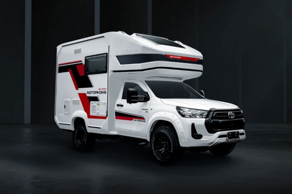 Toyota 全新 Hilux 搖身一變成移動住宅！浴室、廚房皆備 最多容納 6 人