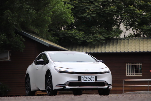 洗車可能導致車門開啟    逾 13 萬輛 Toyota Prius 確定召回