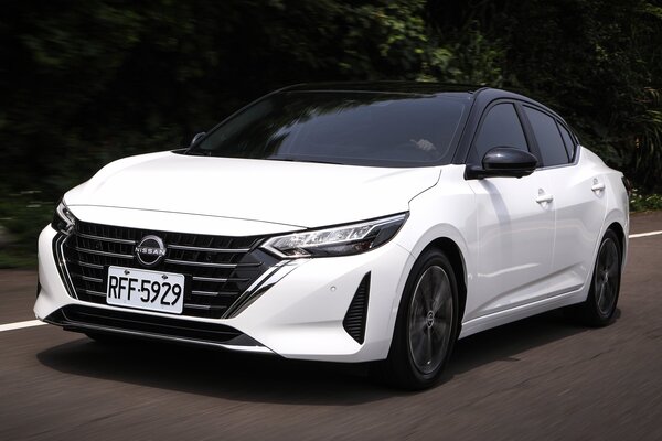 配備升級有感 LV2 駕駛輔助、大螢幕全數入列！小改款 Nissan Sentra 試駕