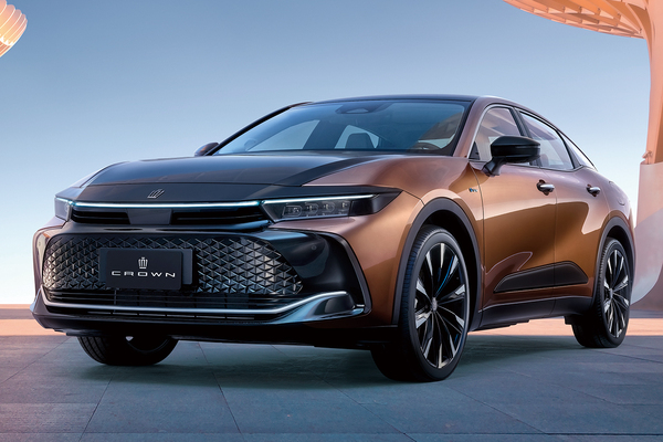 Toyota 皇冠跨界轎跑 Crown 新年式登場！配備再升級 操控表現更犀利