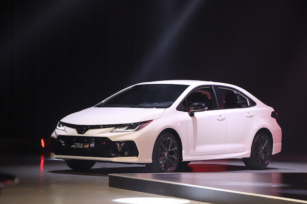 Toyota 改款 Corolla Altis GR SPORT 台灣發表！全新動力更省油