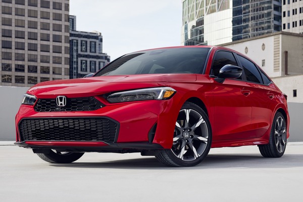 Honda 小改款 Civic 正式登場！內外全面升級 油電動力輸出更強也省油