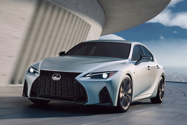 大改款仍沒下文？外媒：Lexus IS 車系明年三度小改款