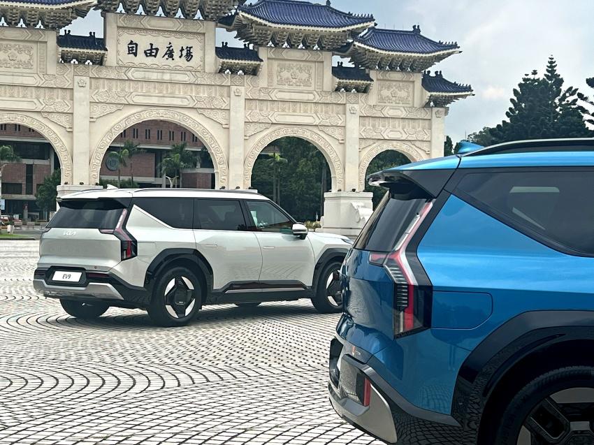 車尾招牌的直列尾燈提供出色辨識度。