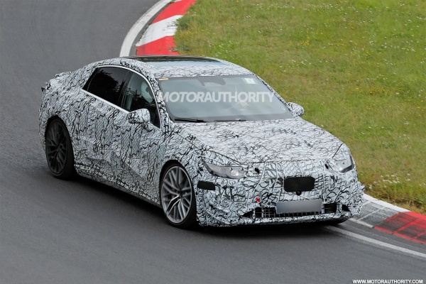 賓士純電 C-Class AMG 版本現身測試！最大輸出直逼 800 匹水準