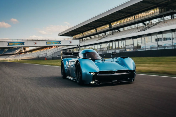 來自台灣的電池技術加持！新創電動車刷新 M-AMG One 賽道紀錄