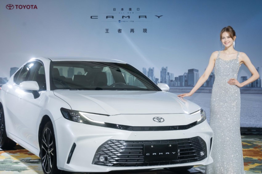Toyota Camry大改款新油電動力加持！全車系標配八氣囊 後座專屬配備營造尊榮感