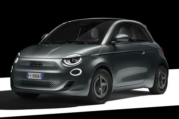 義式純電小車 Fiat 500e 穿上 Armani 西裝!改當帥氣型男展現時尚品味 義式純電小車 Fiat 500e 穿上 Armani 西裝!改當帥氣型男展現時尚品味