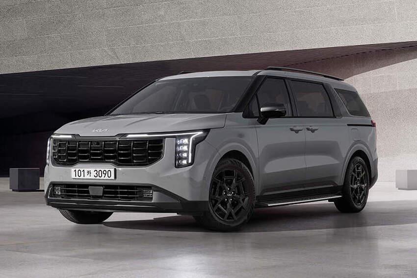 直立式 LED 頭燈已成為 Kia 新世代家族化設計語彙。上圖為小改款 Sorento，下圖則為小改款 Carnival。