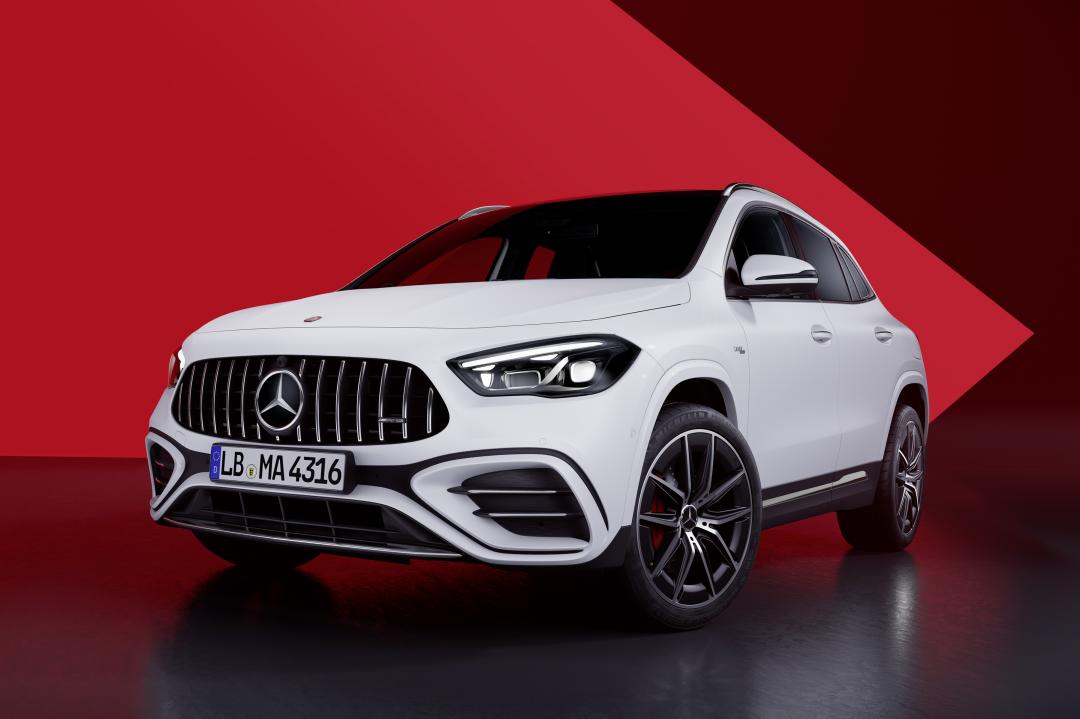 GLA 35 4Matic不論車身大小或動力輸出都與JCW Countryman ALL4相當接近，成為主要競爭對手。（Mercedes-Benz提供）