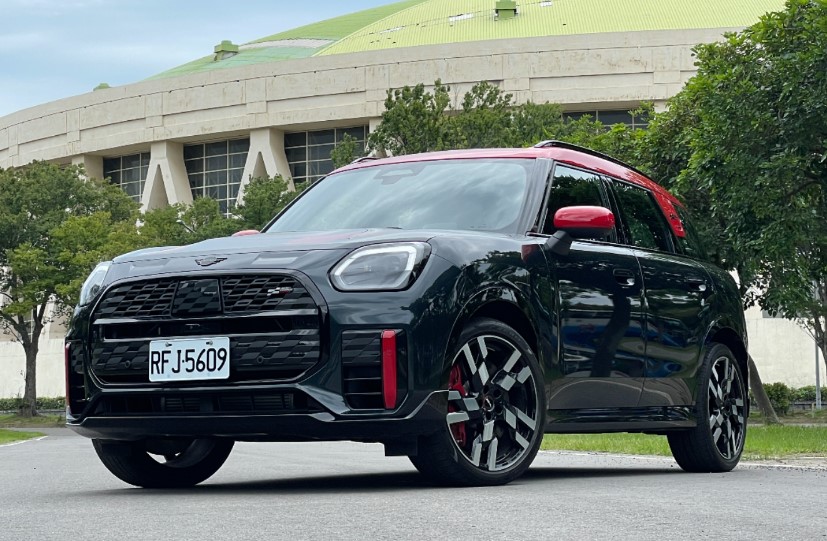 〈試駕報導〉當鄉民潮旅變成狠角色 全新MINI JCW Countryman ALL4熱血駕馭更暢快