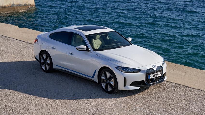 相較於 iX 昂貴的售價，消費者報告認為 BMW i4 才是豪華品牌最佳選擇。