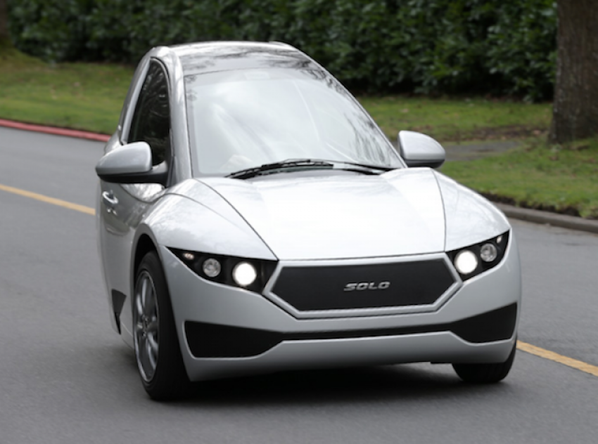 Electra Meccanica 單人座三輪電動車 Solo，提供最高時速 130 公里的極速表現。