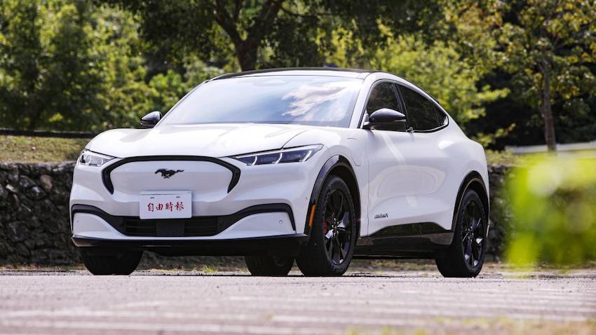 「The All-Electric Ford Mustang Mach-E典藏入主」購車專案，降價最高 31 萬元。