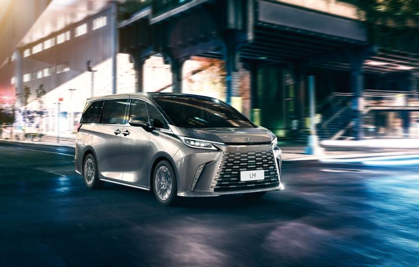 Lexus LM 慘遭山寨毒手！中國比亞迪全新 MPV 車頭造型直接照抄