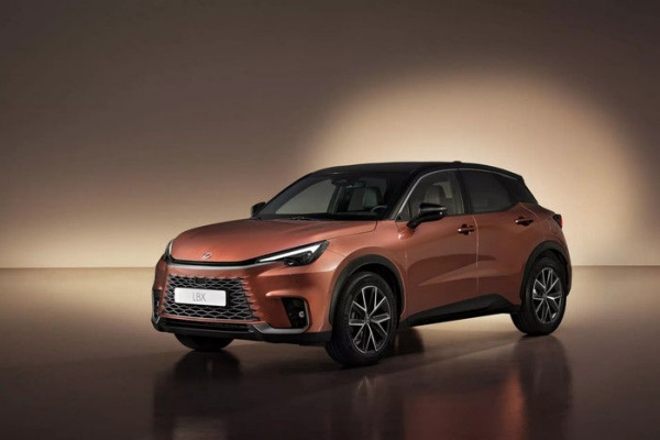 折合台幣僅 92 萬元！Lexus 日規 LBX 新增入門 Elegant 車型