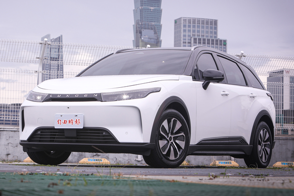 台灣電車銷冠 LUXGEN n⁷ 領牌月月破千！全新手機遙控預開空調陪你度過炎炎夏日