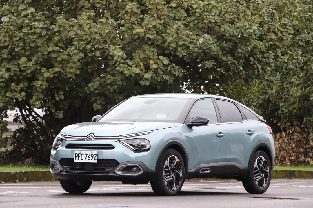 Citroën C4共有3種車型可選擇，本次試駕為頂規版本Shine，售價119.9萬元。