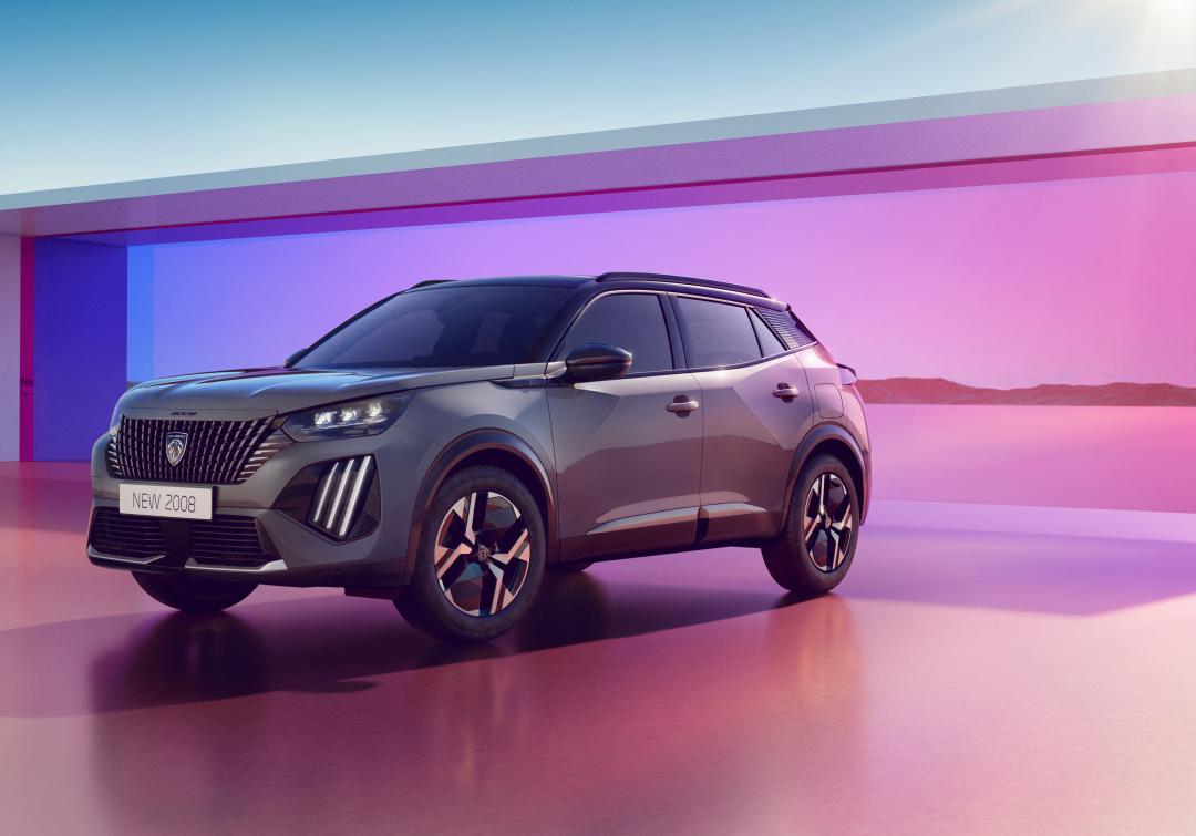 Peugeot 2008結合獅爪造型，讓小型跨界車也能表現霸氣。