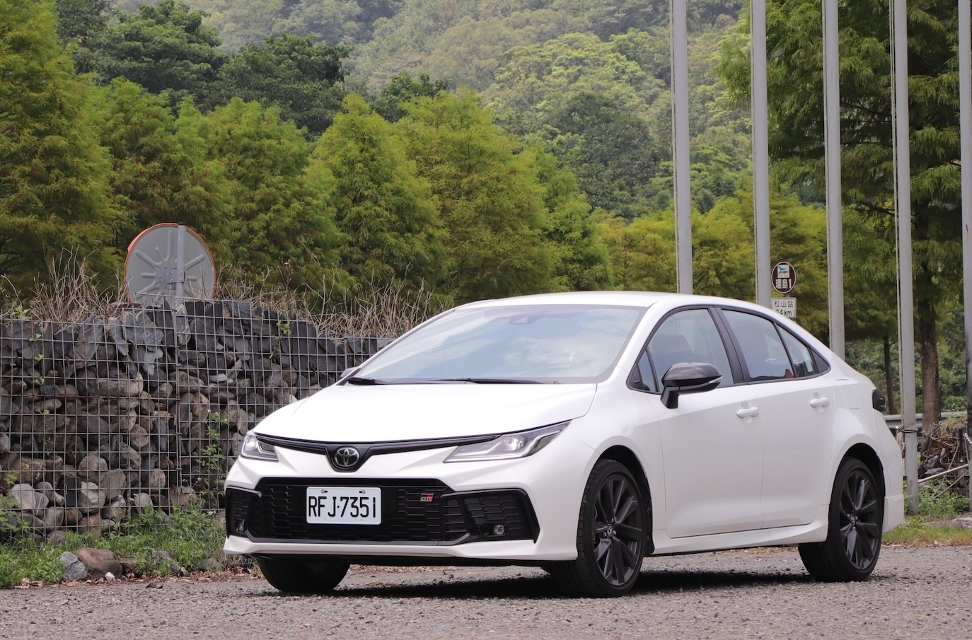 Toyota 促銷力道再加大！Altis、RAV4 限時免費升級 JBL 喇叭與電子後視鏡