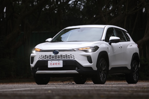 降價並升級實用配備更划算！Toyota Corolla Cross 小改款油電旗艦試駕