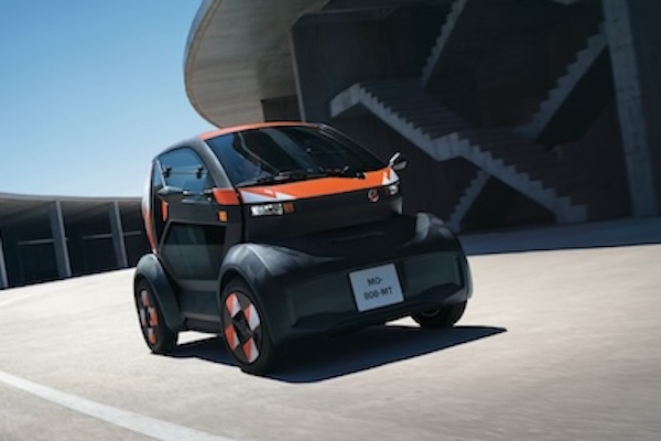 半個車位就能停還標配超跑級鐮刀車門！Renault 電動車 35 萬元開賣