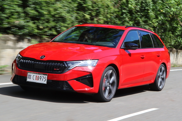 科技升級有感 馬力強化更帶勁！暢銷性能旅行車 Skoda Octavia RS 小改款試駕