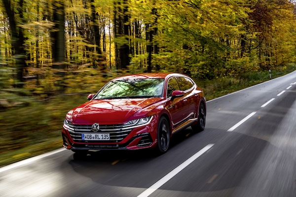 國外停產台灣清庫存！VW Arteon 一口氣降價 30 萬元賣完就停售