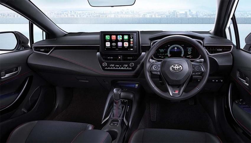 車內導入電子手煞車，讓中央鞍座更為簡潔。