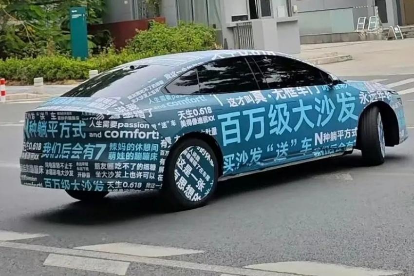 Nissan 新車定位上屬於 Sentra 純電版，並主打都會穿梭通勤。
