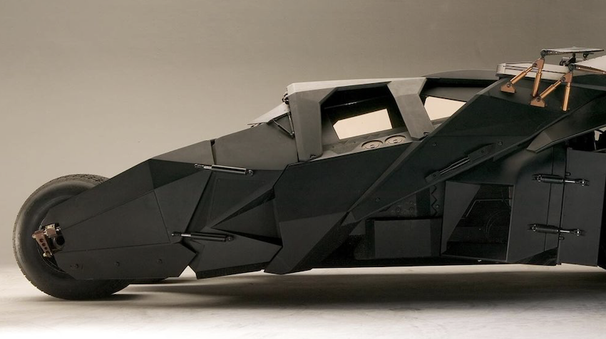 航太等級鋼管車架，車身為碳纖維、玻璃纖維和金屬板材等材料。
