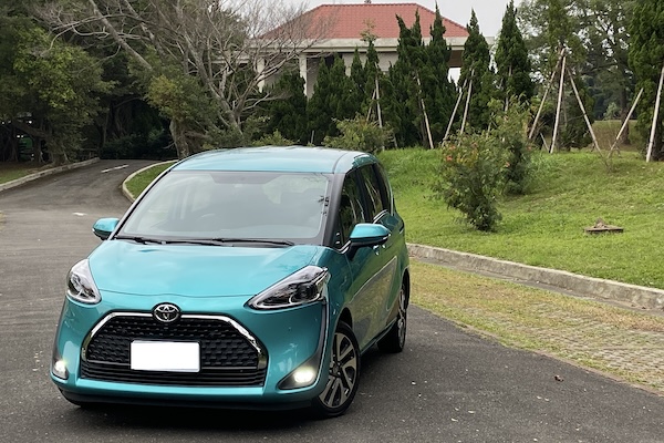 百萬元有找 7 人 MPV 即將告別台灣！Toyota Sienta 確定停產