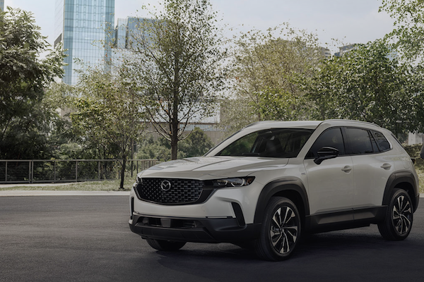 油電動力效率獲好評！外媒試駕 Mazda CX-50 Hybrid 發表心得