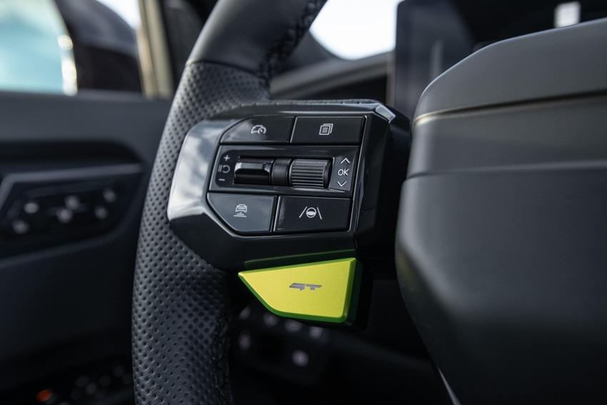 一按下 GT 控鍵就能讓 EV9 GT 進入戰鬥狀態。