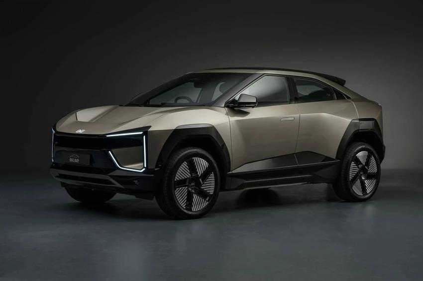 Mahindra 發表 BE 6e（上圖）與 XEV 9e（下圖）兩款純電跑旅，前衛造型令人耳目一新。