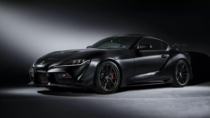 GR Supra A90 Final Edition 擁有競技化造型設定。