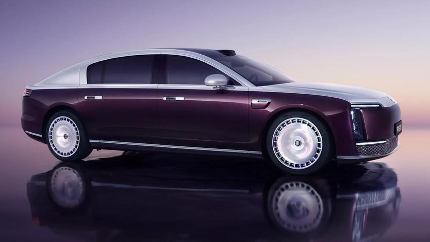 華為與江淮汽車合作推出 Maextro S800 純電房車，外型設計引發討論。