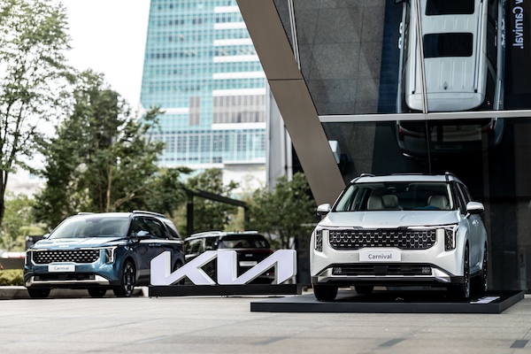 主打豪華等級七人座 MPV！Kia Carnival 小改款 3 車型上市