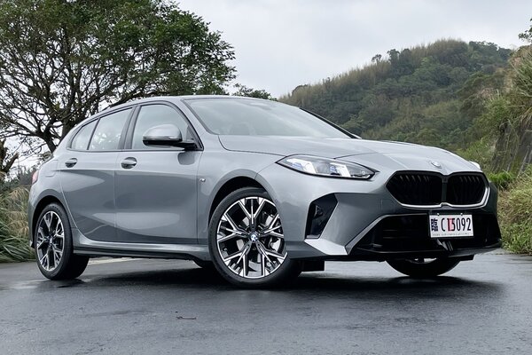 豪華入門掀背進化有感 全面展現新世代魅力！大改款 BMW 120 M Sport 試駕