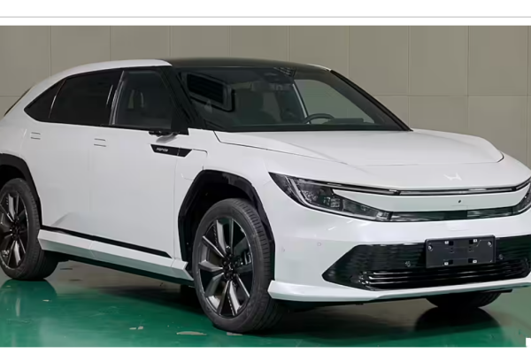 Honda 全新斜背跑旅量產版實車曝光！明年初上市 內裝採高科技配置