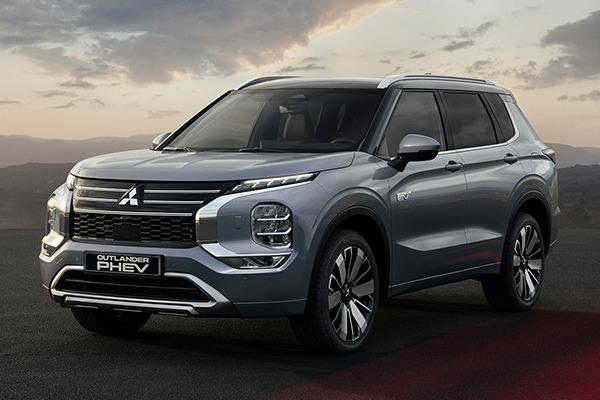 三菱新款 Outlander PHEV 擴展勢力版圖！油電動力升級挑戰 Toyota RAV4