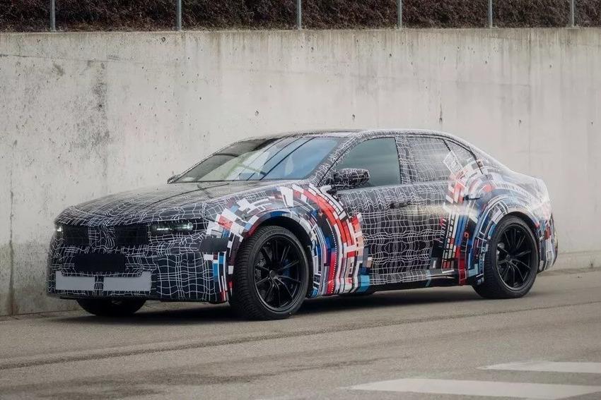 BMW 釋出新一代純電 M3 測試照，預計 2026 年發表。