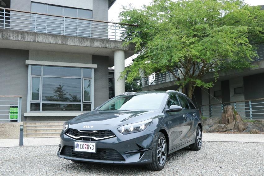 小改款 Ceed Sportswagon MHEV，則是加入 48V 輕油電，提升省油表現。（圖片來源：本報資料照）