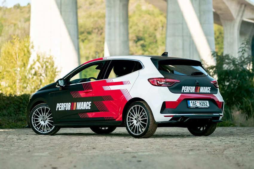 全新設計的空力套件及 Ralliart 塗裝是特仕外型亮點。