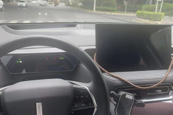 車機停止更新還死當、中古車商不敢收！中國電動車廠倒閉  車主成最大受害者