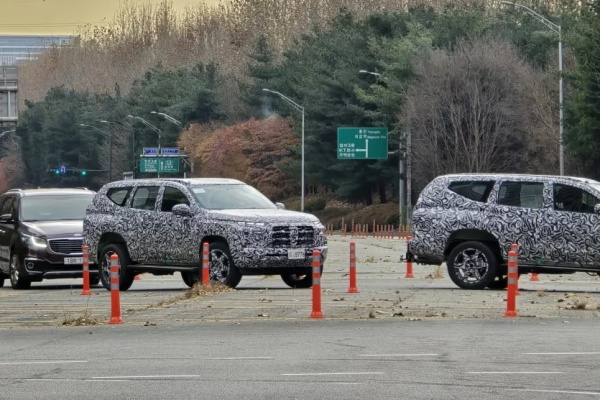 三菱 7 人座越野休旅大改款測試車現身！有望明年 1 月登陸東京改裝車展