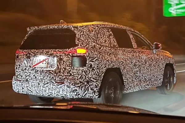 Toyota 新一代 RAV4 測試車曝光改動細節！有望搭載更先進駕駛輔助系統