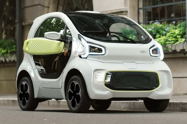 電池可抽換 續航可達 150 公里！都會用電動車 60 萬元開賣